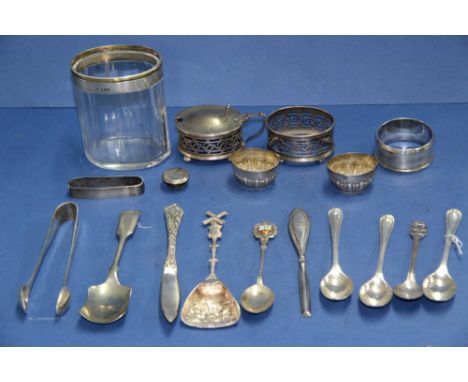 A pair of silver salts and other silver and metal items, 157g weighable.