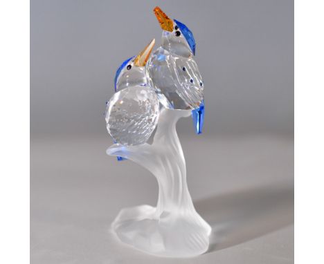 Part of the Swarovski Feathered Beauties collection, this exquisite crystal figurine captures the elegance of two Malachite K