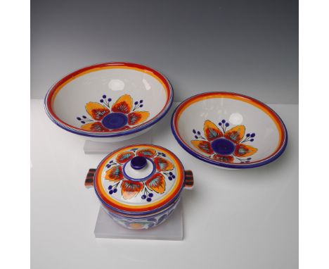 Colorful hand-painted ceramic serving set attributed to Amiche Desuir by Keystone, made in Italy. This 3-piece collection inc