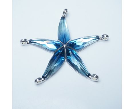 Swarovski Crystal Paradise "Cantil" Ocean Blue Starfish from the South Sea Collection, introduced in 2004 and now retired. Th