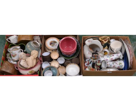 Ceramics - a retro Hornsea Palatine pattern part coffee service; a pair of Abbeydale Chrysanthemum pattern plates; a pair of 