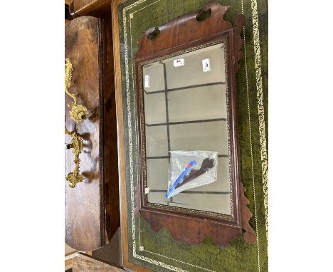 Georgian wall mirror with mahogany frame (a/f)