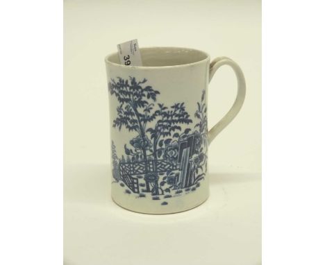18th Century Worcester tankard decorated with a fence pattern print, the reverse with a pagoda (restored), 12cm high