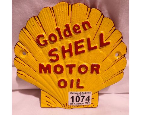 Cast iron Shell motor spirit sign, W: 27 cm. P&amp;P Group 2 (£18+VAT for the first lot and £3+VAT for subsequent lots) 