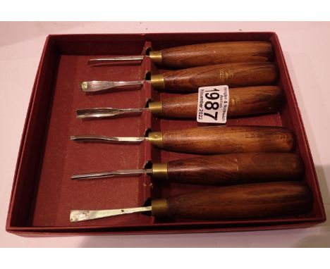 Crown 220 woodcarving set 5/16 inch sqaure chisel, bent sqaure chisel, skew chisel, bent gouge 3/10 inch straigh gouge, bent 