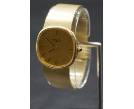 A Longines 14k gold manual wind wristwatch,&nbsp;32mm,&nbsp;Serial number 53223702, import mark London 1978. 