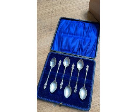  Sale Item:    6 SILVER TEASPOONS   Vat Status:   No Vat   Buyers Premium:  This lot is subject to a Buyers Premium of 17.5% 