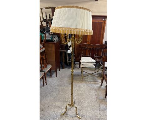  Sale Item:    BRASS STANDARD LAMP   Vat Status:   No Vat   Buyers Premium:  This lot is subject to a Buyers Premium of 17.5%