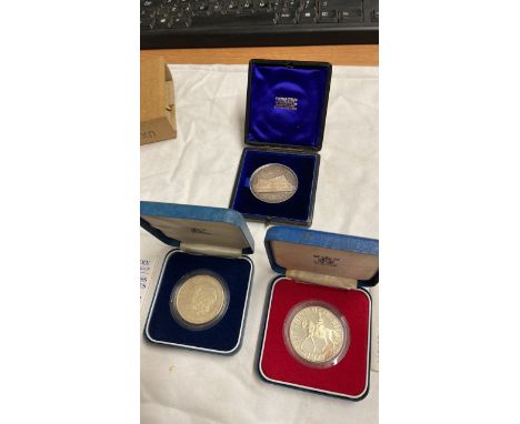  Sale Item:    2 SILVER PROOF COINS-CHAS &amp; DI QUEEN JUBILEE &amp; AWARD MEDAL  Vat Status:   No Vat   Buyers Premium:  Th