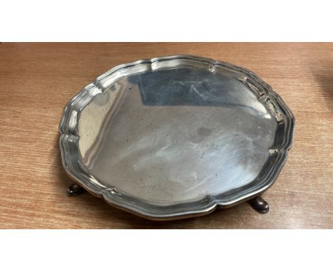  Sale Item:    SILVER FOOTED SERVING TRAY (APPROX WEIGHT 395 GR)  Vat Status:   No Vat   Buyers Premium:  This lot is subject