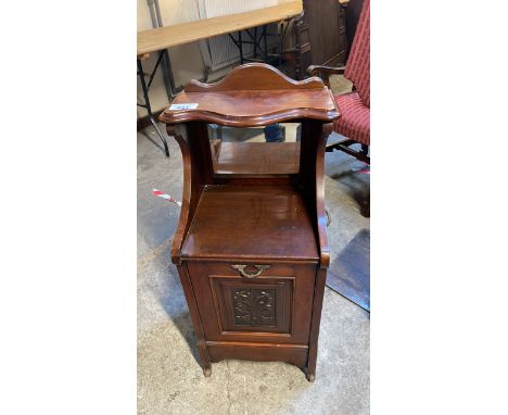  Sale Item:    MAHOGANY COAL CABINET   Vat Status:   No Vat   Buyers Premium:  This lot is subject to a Buyers Premium of 17.