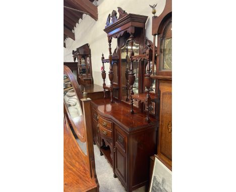  Sale Item:    MAHOGANY MIRROR BACKED SIDEBOARD   Vat Status:   No Vat   Buyers Premium:  This lot is subject to a Buyers Pre