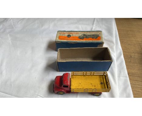  Sale Item:    DINKY 531 LEYLAND COMET LORRY   Vat Status:   No Vat   Buyers Premium:  This lot is subject to a Buyers Premiu