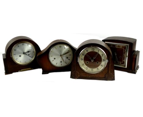 Four oak mantel clocks, to include a Smiths clock with Westminster chime, Enfield clock, an Art Deco clock with wooden face e