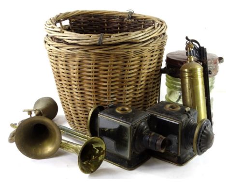 Miscellaneous metalware, to include a car horn, coaching lamps, ships lantern and a fire extinguisher.