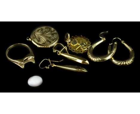 A quantity of 9ct gold and other jewellery, comprising a 9ct gold pendant, with swords and smoke, 2g all in, a 9ct gold ring 