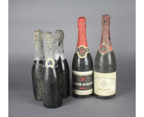 Three old bottles of Bulmer's Sparkling Cider and two old bottles of sparkling wine Cider - Cork, capsule and wire in tact, l