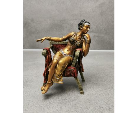BILDHAUER DES 20. JH., Skulptur: "Sitzende Odaliske / orientalische Tänzerin", zweiteilige  Bronze, in der Art einer Wiener B
