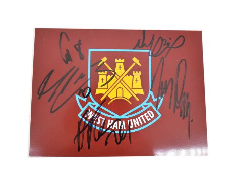 Signed West Ham United 5x7 colour club badge, including Aaron Cresswell, Cheikhou Kouyaté, Toni Martinez and others