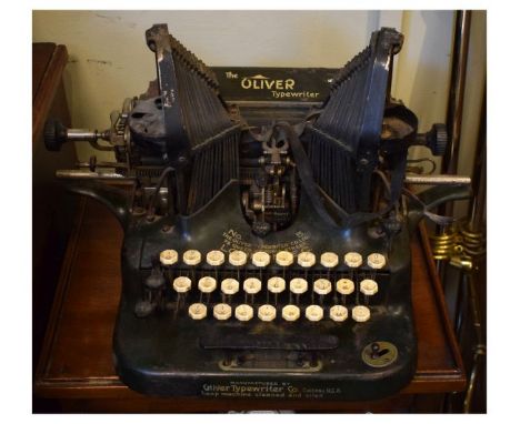 Early 20th Century typewriter, 'The Oliver No.5', with octagonal keys   Condition: 