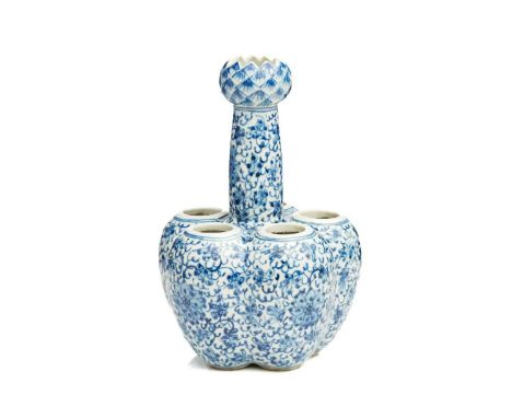 A Chinese porcelain quintal bulb pot, painted with lotus flowers and tendrils, beneath a garlic head mouth, with apocryphal f