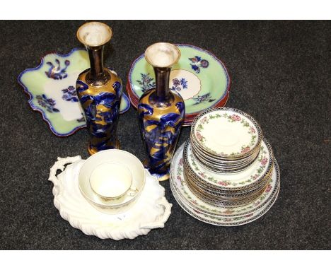 A Coalport shell form dish, a set of six 19th century Wedgwood apple green Japonoise, 23cm plates, an Aynsley part tea servic