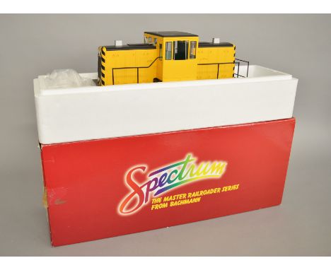 G gauge (1:20.3 narrow gauge). Bachmann Spectrum 81899 GE 45-Ton Side Rod diesel locomotive, yellow with black stripes. Boxed
