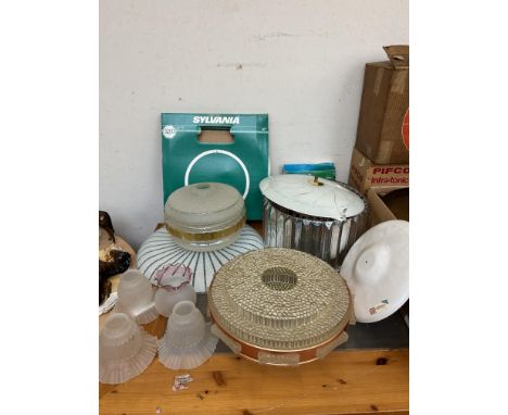 Collection of retro lamp shades& other to include 2 heat lamps
