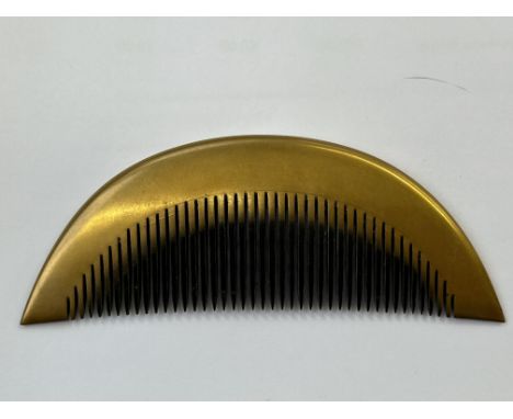 Antique 1600-1868 Edo period Japanese Kushi hair comb, rich thick gold lacquer comb from old&nbsp; samurai house estate in Ja