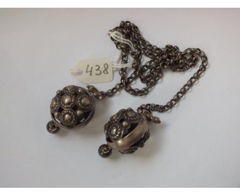 Silver ball cloak chain fastener     