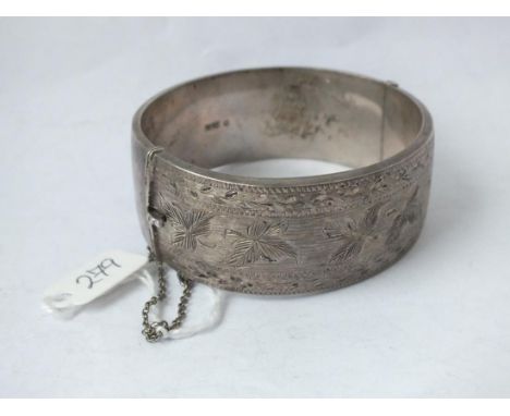 Heavy wide hinged silver bangle 52g    
