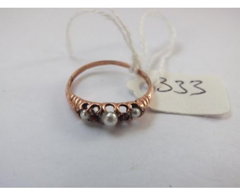 9ct five stone pearl &amp; garnet ring approx size  O   