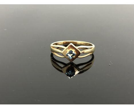 A 10ct gold topaz ring, size P1/2