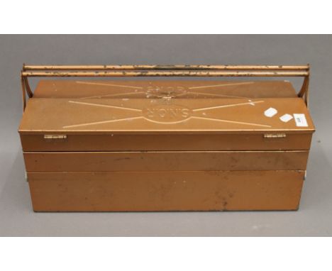 A vintage French S.N.O.R metal toolbox