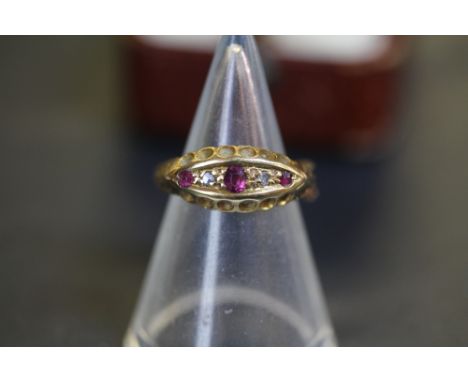 Yellow Metal Diamond and Ruby Ring 2.3g