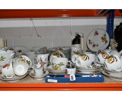 A ONE HUNDRED AND TWENTY SIX PIECE ROYAL WORCESTER EVESHAM PART DINNER SERVICE, comprising two casserole dishes, an individua