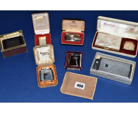 A BOX OF VINTAGE BOXED LIGHTERS to include a Ronson Varaflame in original box, a Ronson enamelled Banker lighter in original 
