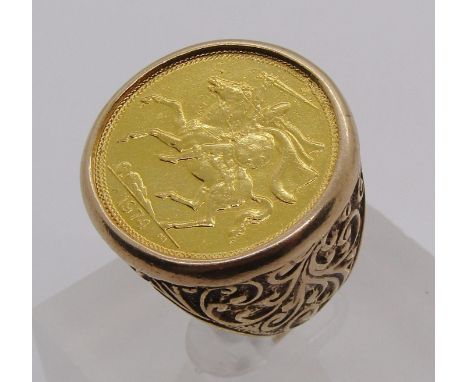 9ct ring set with an Isle of Man gold coin dated 1974, size N, 15.6g