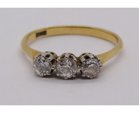 18ct three stone diamond ring, each diamond 0.15ct approx, size L/M, 2g 