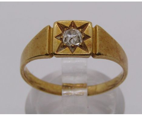 18ct diamond solitaire ring with star-cut detail, 0.15ct approx, size P, 3.8g 