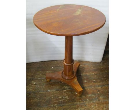 Small 19th century mahogany occasional table on turned pillar and tripod base 