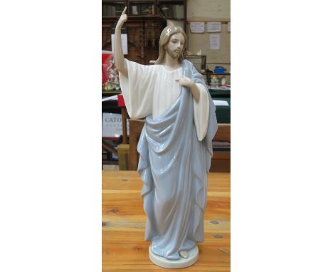 NAO FIGURE OF JESUS CHRIST, APPROXIMATELY 33cm HIGH 