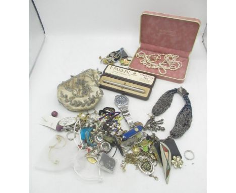 Chatelaine purse, another purse, Lorus Sports quartz divers style wristwatch with day date, Parker Arrow Flighter GT fountain
