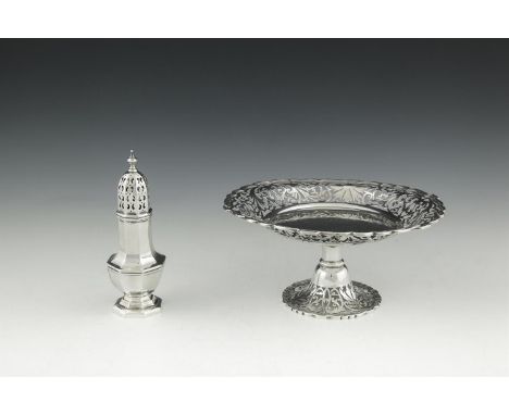 AN EDWARDIAN SILVER TAZZA, London 1904, mark of Mappin & Webb, of shaped circular form, with raised pierced rim, raised on ce