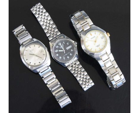 A collection of gent's fashion watches, to include Seiko automatic and Pulsar quartz examples, lady's Timex etc 