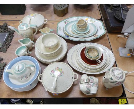 A collection of Susie Cooper tea &amp; dinner wares, various patterns
