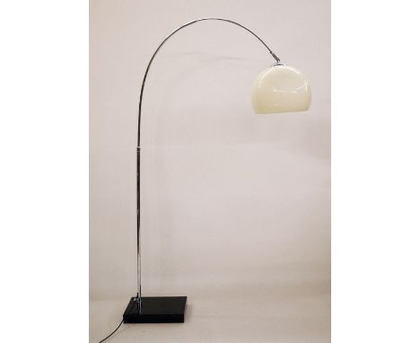 Modern mid century-style Italian design arc floor lamp with cream glass spherical shade, on steel arcing support to black mar