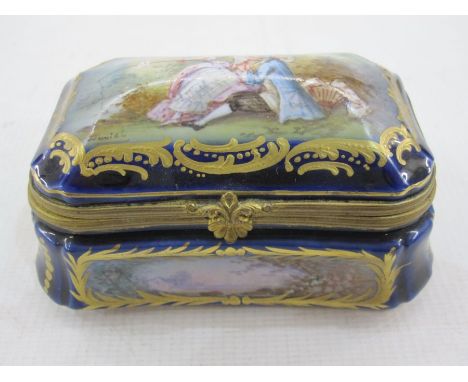 Sevres porcelain snuff box, circa 1845-48