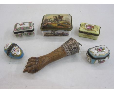 Enamel egg cachou box, other ceramic cachou/pill boxes decorated and other collectables (6) 