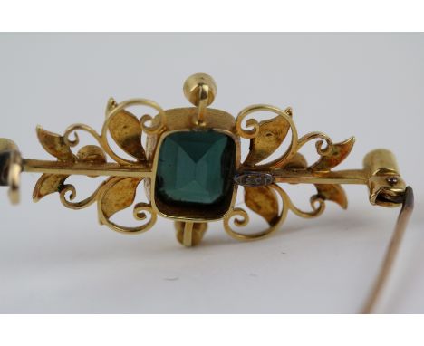 Victorian 15ct Gold Tourmaline and Seed pearl set bar brooch 4.4g total weight